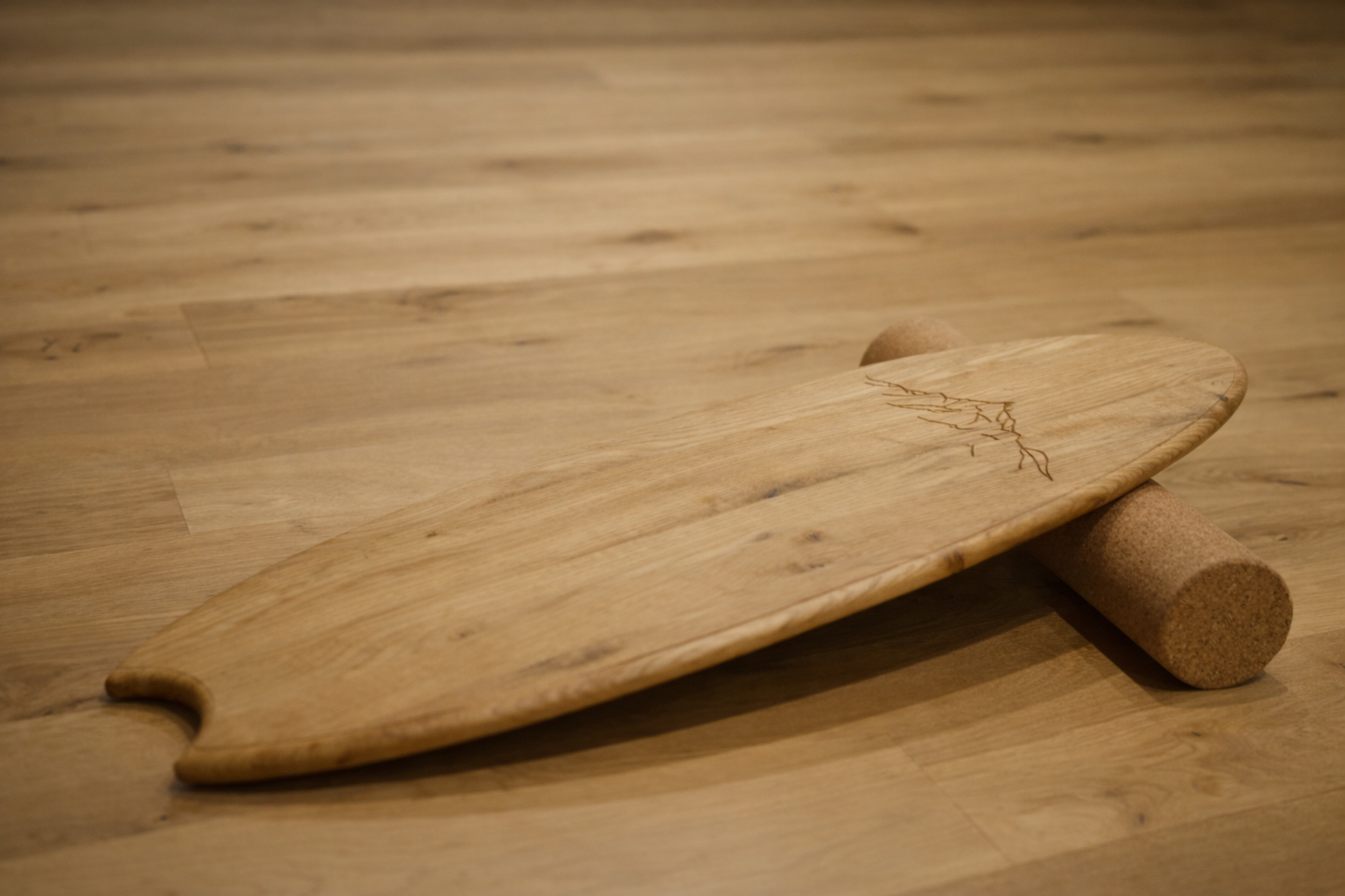 Balance Board  -Mountain-  Set aus massiver Eiche – inkl. Rolle & Halter